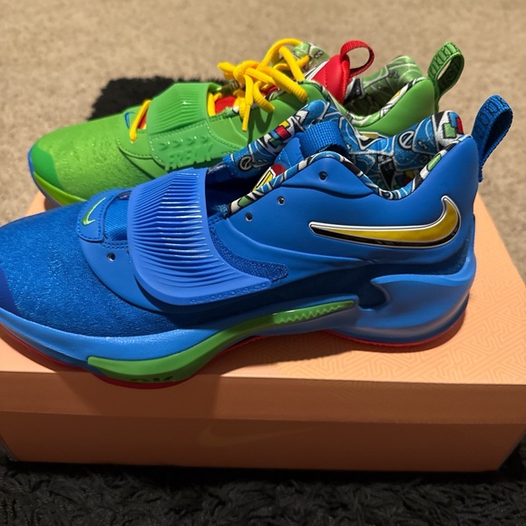 NikexUno Zoom Freak 3 Mismatch size 11 both with box, blue pair comes with laces - Picture 3 of 5